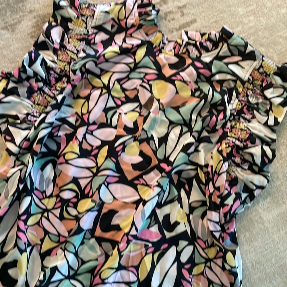 Small boutique floral silk top